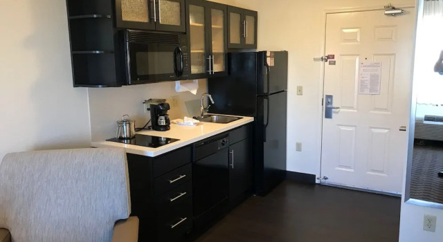 Четырёхместный люкс Candlewood Suites Fort Wayne - NW by IHG