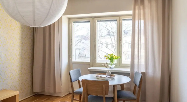 2 Bedroom apartment Steps from the Metro, Buchen Sie Ferienwohnung Helsinki Region Helsinki, in der Nähe von Lauttasaari