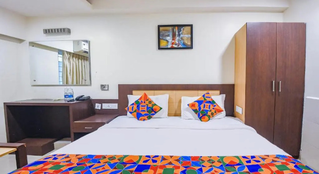 Люкс Hotel Leela Grand Inn