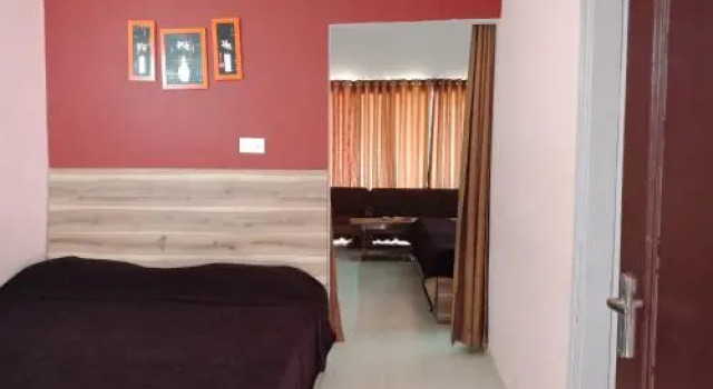 Hotel Shikhar & Restaurant, Rezervovat Hotel Hotely v Almora s parkováním, Parkování