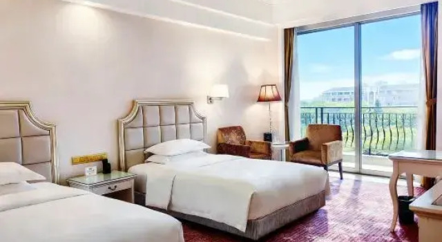 Двухместный номер Superior с балконом Country Garden Phoenix Hotel Changsha