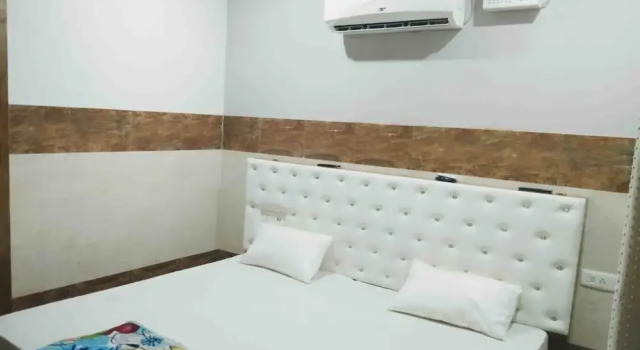Номер Classic Goroomgo Gaurav Regency Hisar