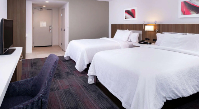 Четырёхместный номер Standard Hilton Garden Inn Columbia Downtown