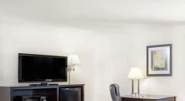 Двухместный номер Standard Super 8 by Wyndham Cedar Falls