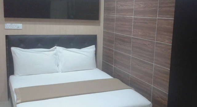 Batu Caves Business Hotel, Забронировать Отель Пещеры Batu Caves Селангор, рядом с Торговый центр Tesco Extra Selayang