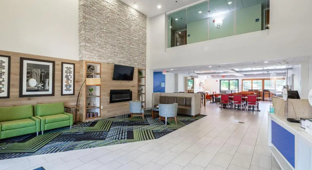 Comfort Inn & Suites Conference Center, Забронировать Отель Отели Иллинойс 3 звезды, 3*