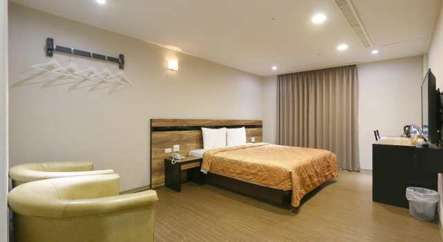 Двухместный номер Standard с балконом 鼎立安商務旅館 Dinglian Hotel