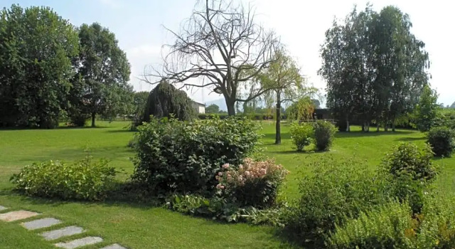 Seguendo L'Oca, Book Hotel Cervasca Piedmont
