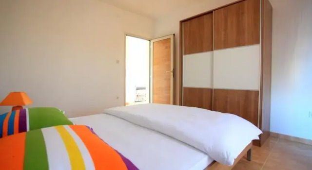 Apartments Granda, Забронировать Апартаменты/квартира Отели Винишче с парковкой, рядом с Пляж Смоквина, Парковка