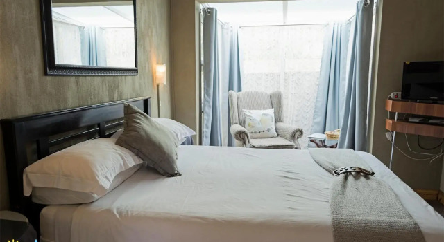 Riverbush Lodge Guesthouse, Забронировать Отель Отели Фри-Стейт с парковкой, Парковка
