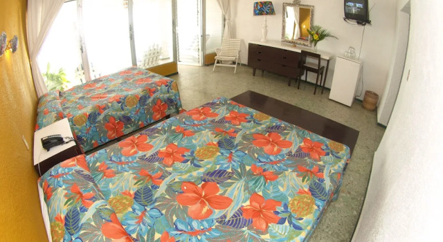 Номер Superior с балконом и с видом на бассейн Hotel Flamingos