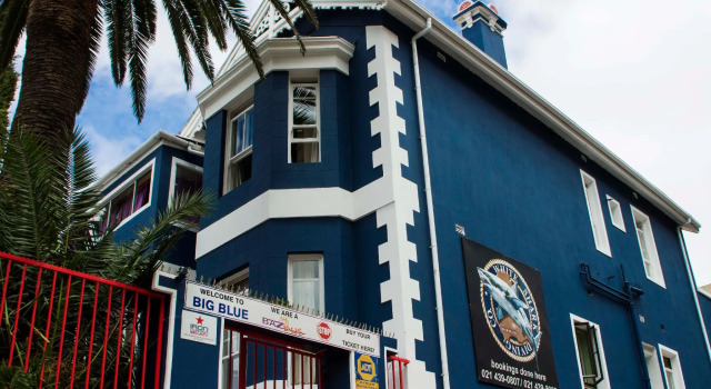 Big Blue Backpackers, Забронировать Отель Отели Кейптауна 4 звезды, рядом с MyCiTi Station Granger Bay, 4*