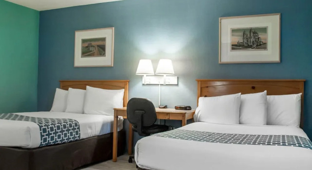 Четырёхместный номер Standard Econo Lodge Buffalo South