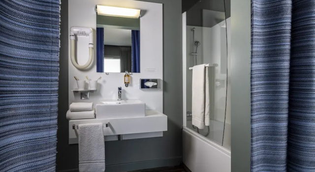 Трёхместный номер Superior c 1 комнатой LHotel - face au château - boutique hôtel et séminaires