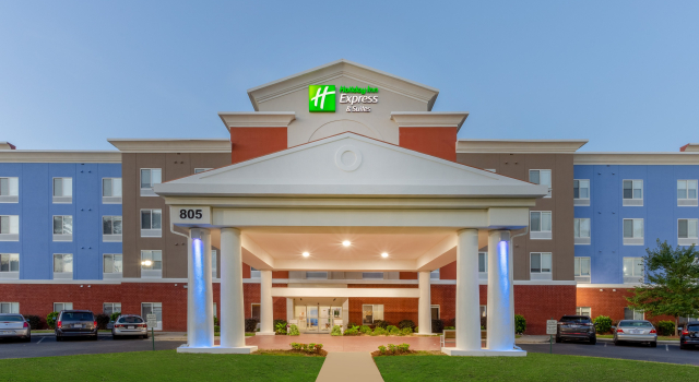 Holiday Inn Express Hotel & Suites Charlotte Arrowood by IHG