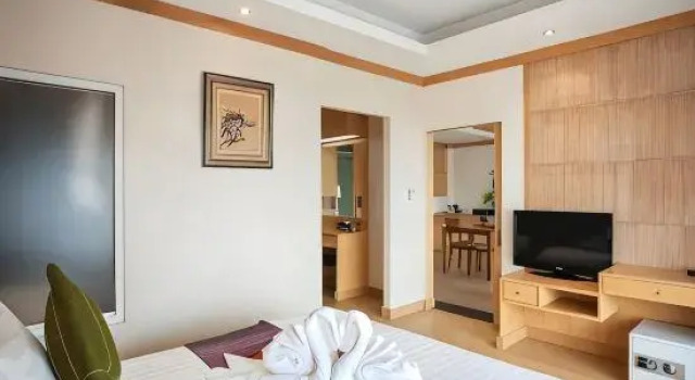 Люкс Royal Royal Nakhara Hotel and Convention Centre