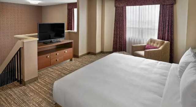 Номер Standard Дуплекс DoubleTree by Hilton West Edmonton