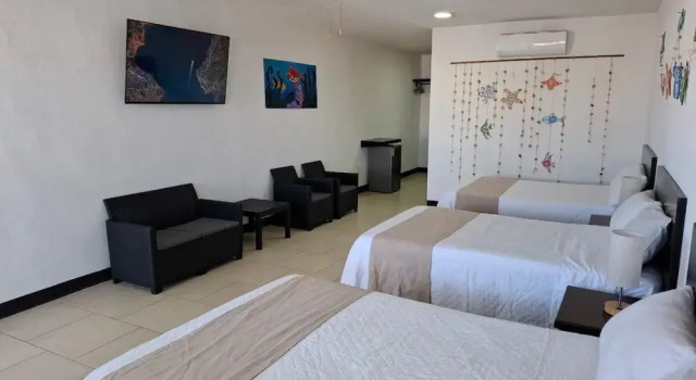 Трёхместный номер Standard с частичным видом на море Hotel Villa Capricho