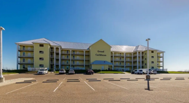 Caribbean Bliss - 3BR Condo Steps From Beach
