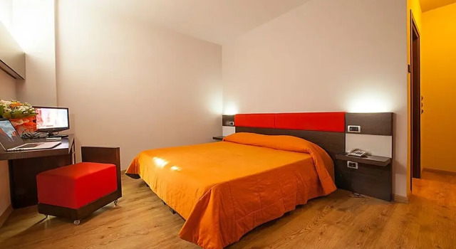 Hotel Plestina Ristorante Pizzeria, Rezervasyon Otel Foligno havuzlu oteller, Yüzme Havuzu