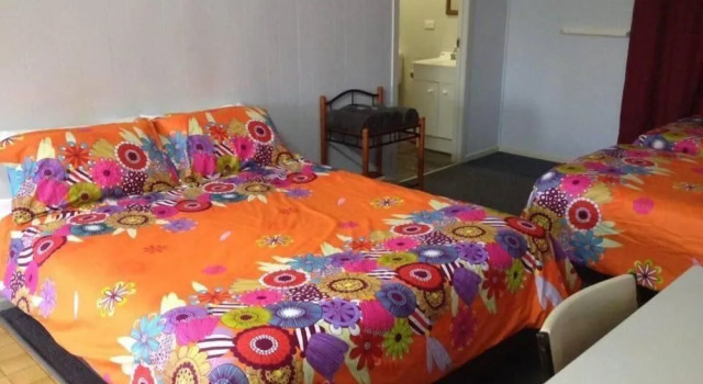Banjo's Overnight & Holiday Units, Reserva ahora Hotel Winton Outback Queensland