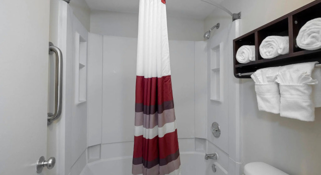 Четырёхместный номер Standard Red Roof Inn Leesburg, VA