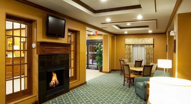 Кровать в общем номере Holiday Inn Express & Suites Culpeper by IHG