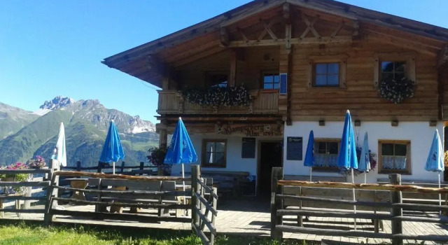 Ferienwohnung Ofer Thomas & Michaela, Prenota Hotel Hotel a Tirolo con parcheggio, Parcheggio