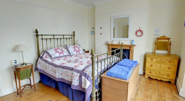 Vintage Holiday Home in Hythe With Garden