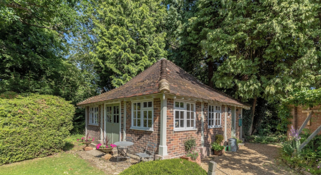 Old Mill Lodge I By Huluki Sussex Stays, Забронировать Отель Хоршам Западный Суссекс