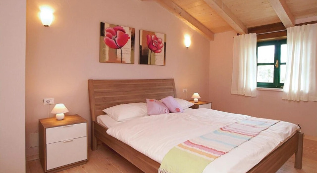 Stunning Home in Kanfanar With Wifi and 4 Bedrooms, Rezervați Hotel Kanfanar Central Istria