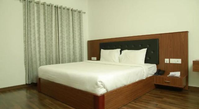 Номер Deluxe Four N Square Residency