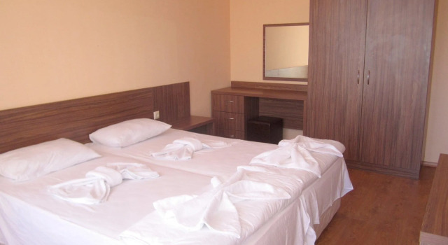 Hotel COOP Central, Varaa Hotelli Hotellit Varna region uima-altaalla, Uima-allas