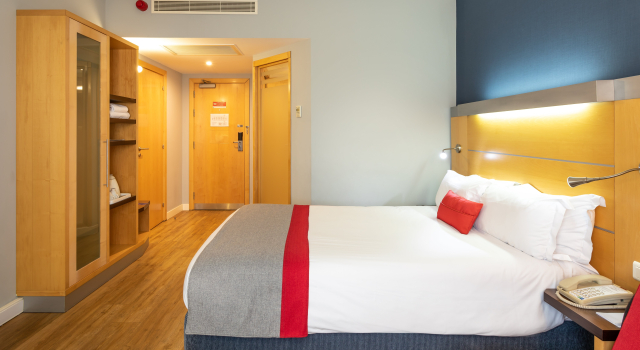 Holiday Inn Express Lisbon-Oeiras, Book Hotel Oeiras 