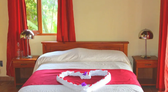 Бунгало Comfort La Ceiba Tree Lodge