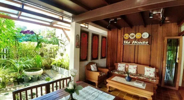 The House Boutique Hostel, Забронировать Хостел Хостелы Лампанг, рядом с Уличный рынок «Кад Кун Та», Хостел