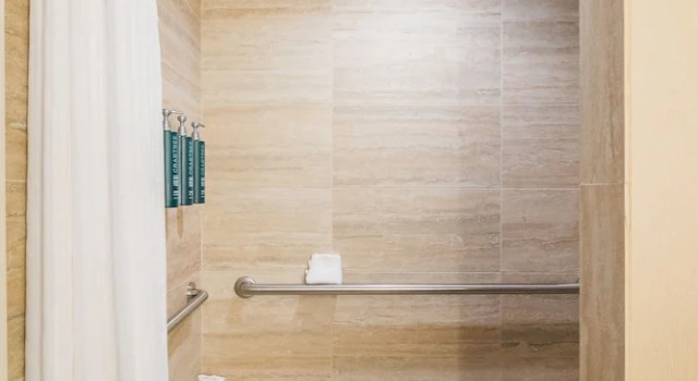 Двухместный номер Deluxe The Inverness Denver, a Hilton Golf & Spa Resort