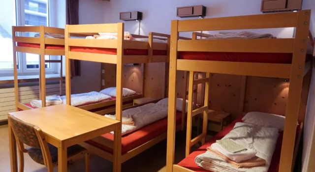 Шестиместный номер Standard Davos Youth Hostel