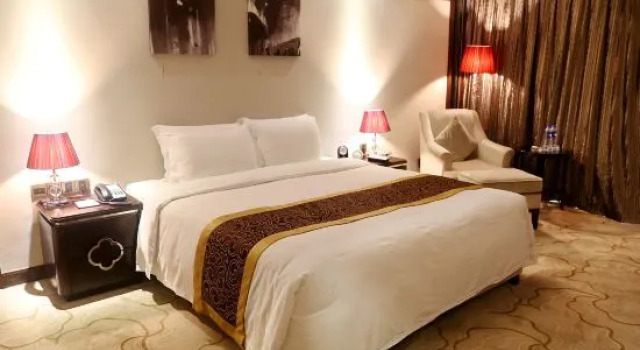 Люкс Business Sun Yat-sen University Kaifeng Hotel