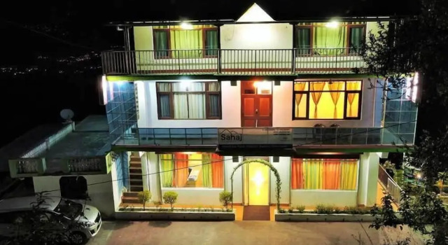 Sahaj Hotel, Rezerwuj Hotel Ranikhet Uttarakhand