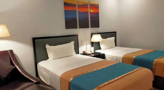 Номер Deluxe Studio 89 Katipunan QC