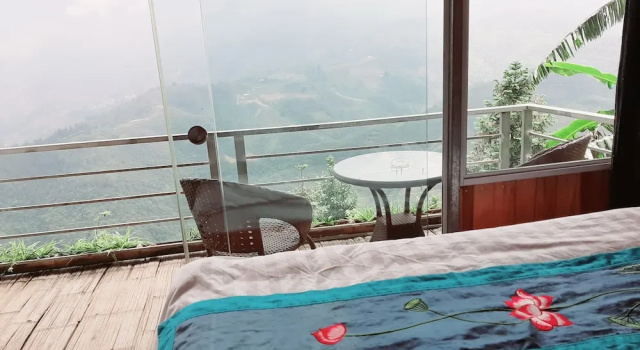 Четырёхместный семейный номер Standard с балконом и с видом на горы Valley View Homestay