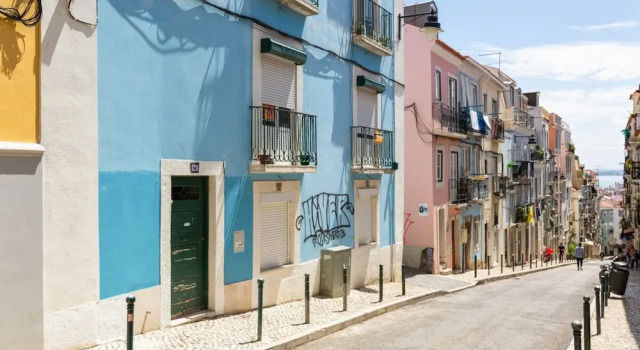 Portuguese Design 1 Bedroom Apartment in the Heart of Lisbon