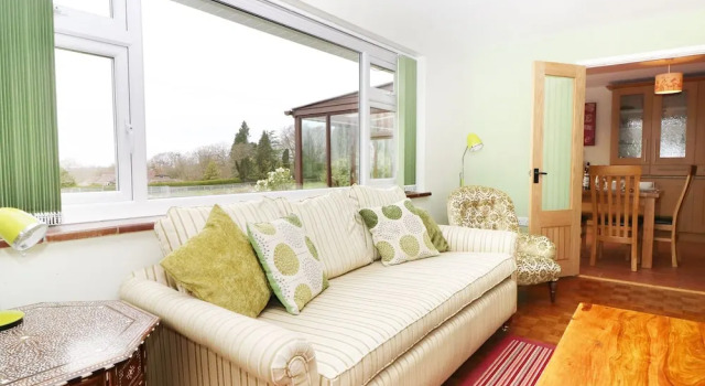 Betty's, Prenota Hotel Buxted High Weald