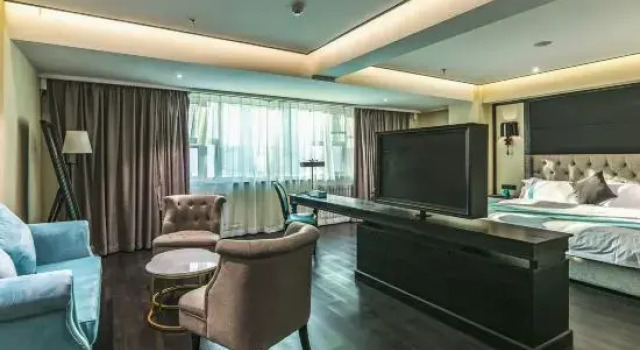 Люкс Deluxe Xana Hotelle Hotel (Shenyangbei Railway Station Qishan Road Subway Station)