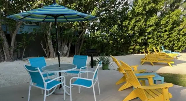 Коттедж с видом на воду Bay Harbor Lodge