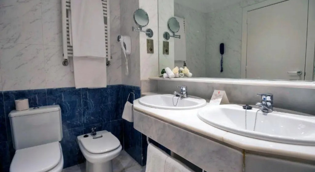 Четырёхместный номер Standard ALEGRIA Costa Ballena Aquafun & Spa
