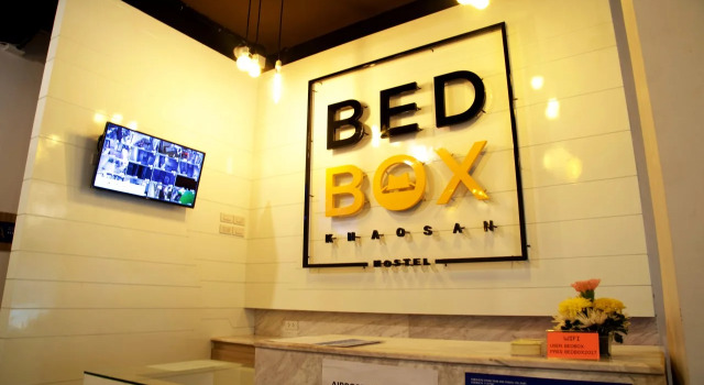 Bed Box Khaosarn Hostel