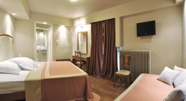 Трёхместный номер Standard Hotel Kentrikon