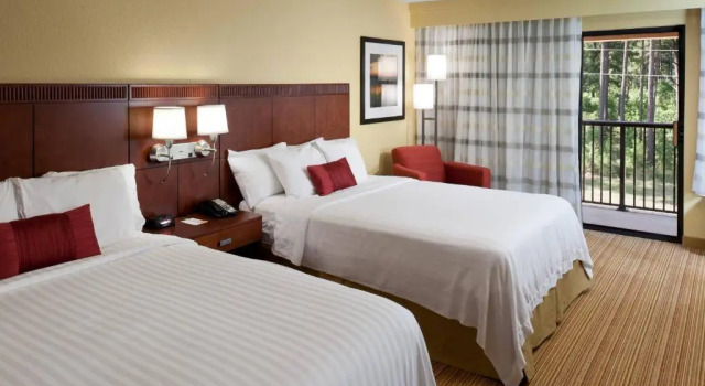 Четырёхместный номер Standard Courtyard by Marriott Texarkana